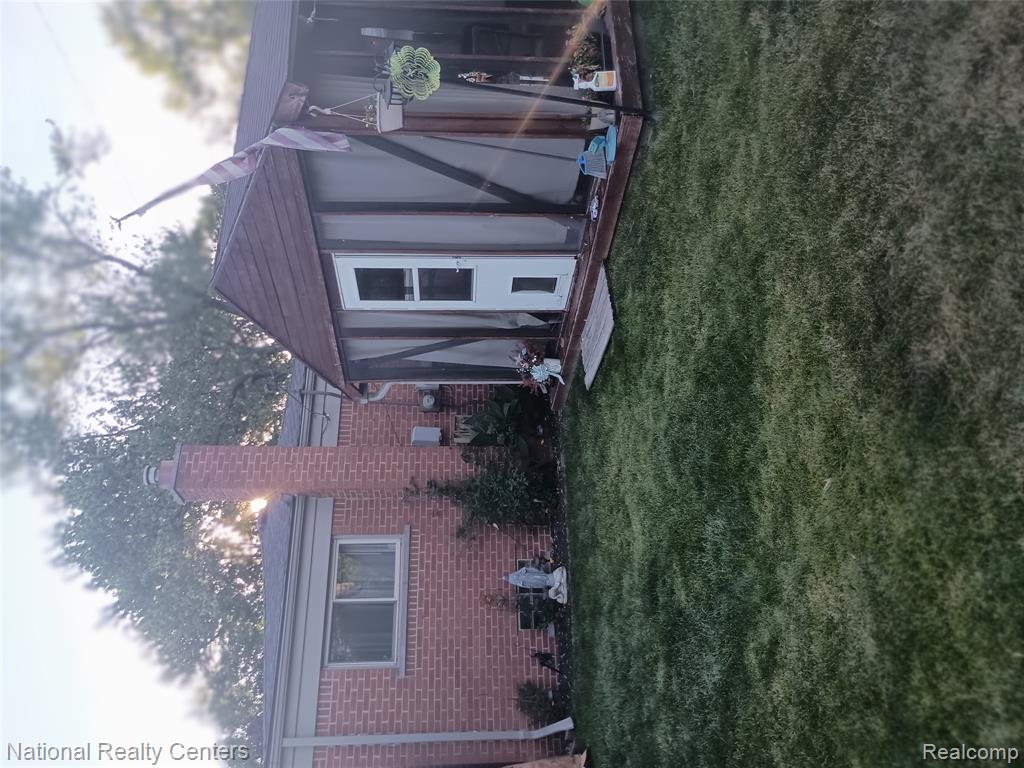 5635 Clippert Street, Dearborn Heights, MI 48125 — Photo 16