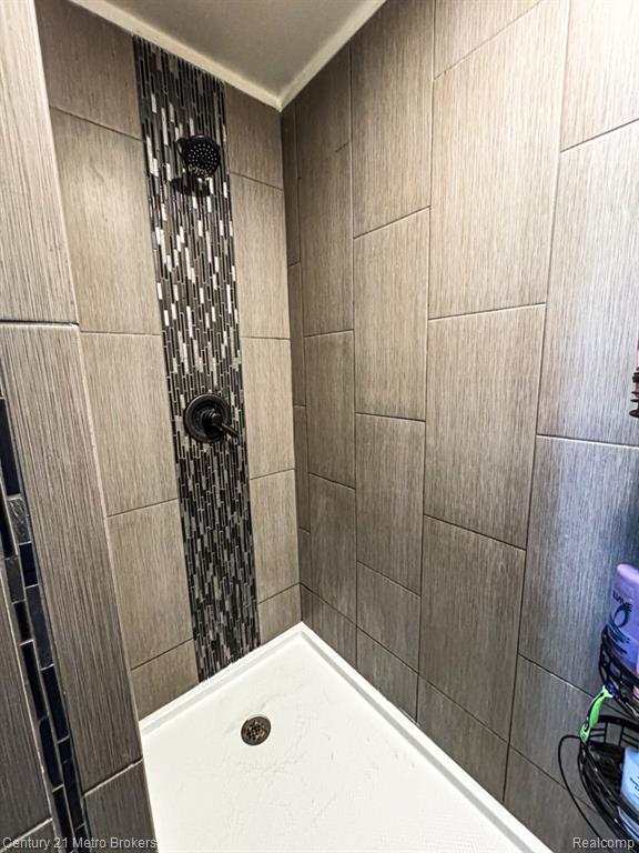 433 Dutch Mill Drive, Flushing, MI 48433 — Photo 9