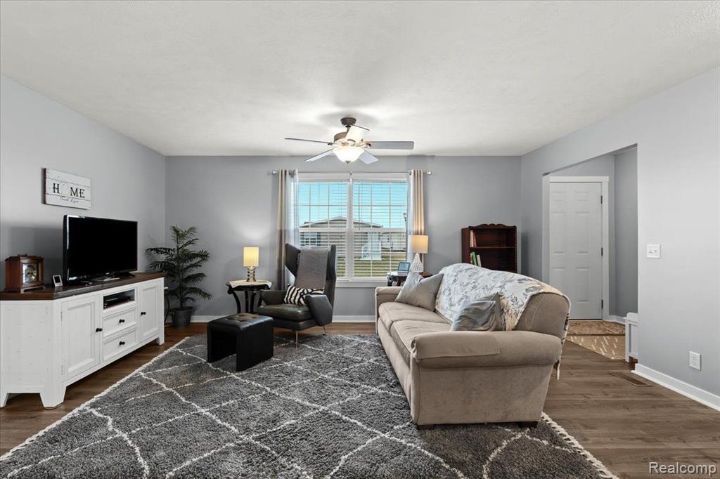 11209 SPRING ARBOR, South Lyon, MI 48178 — Photo 6