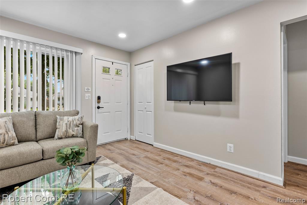4772 Harding Street, Dearborn Heights, MI 48125 — Photo 10