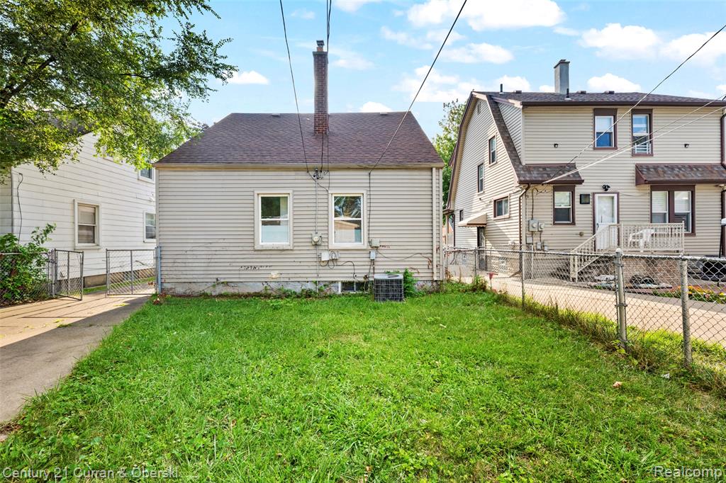 7910 Orchard Avenue, Dearborn, MI 48126 — Photo 24