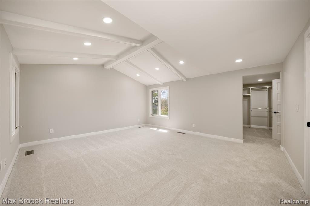 5240 CLARENDON CREST Street, Bloomfield Hills, MI 48302 — Photo 22