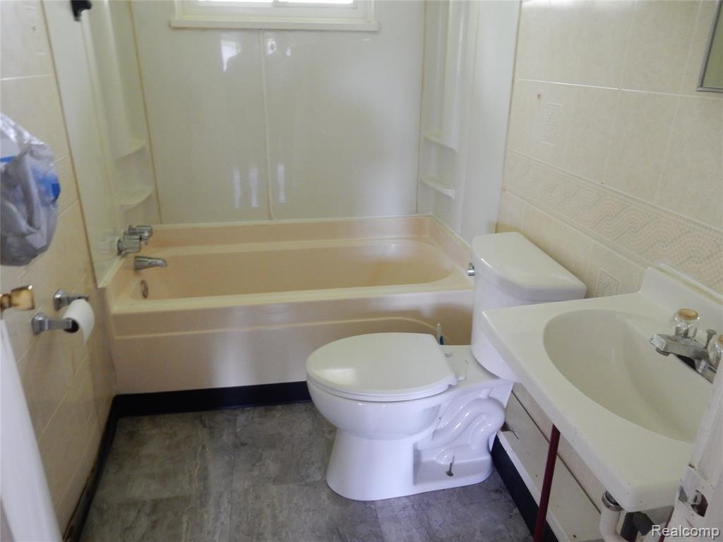 748 N Harriet Street, Ypsilanti, MI 48197 — Photo 2