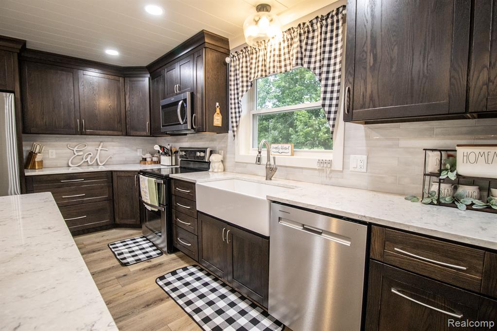 4585 Burt Road, Birch Run, MI 48415 — Photo 20