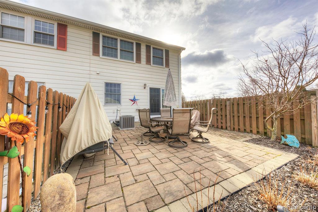 19341 ANDOVER CT, Northville, MI 48167 — Photo 7