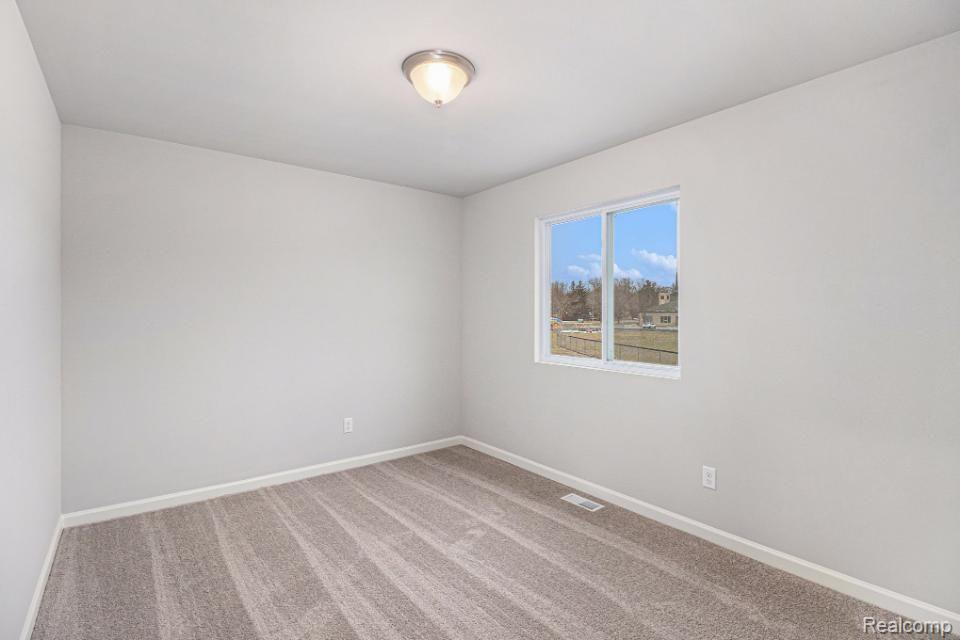 733 LONE OAK Way, Tecumseh, MI 49286 — Photo 18