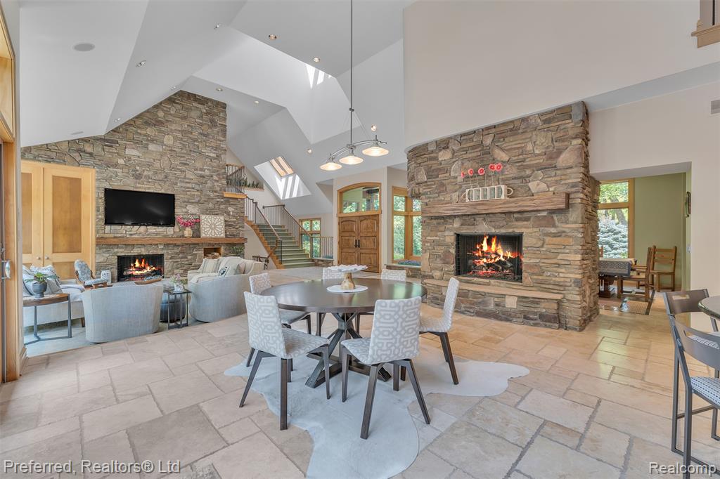 12196 Woodline Drive, Fenton, MI 48430 — Photo 22