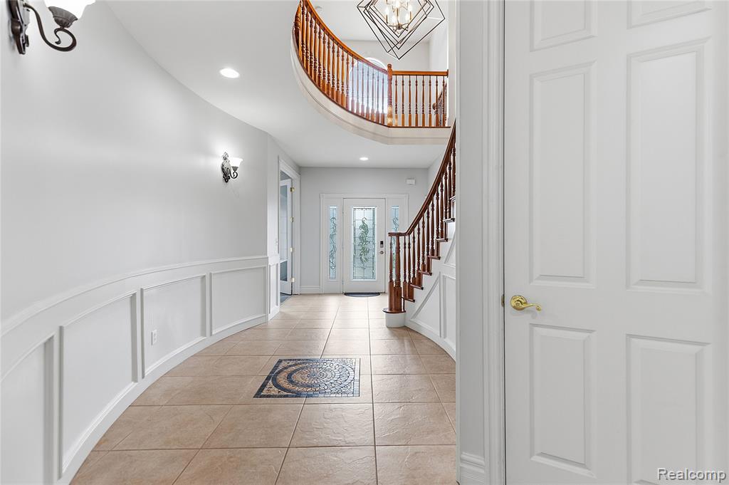 49783 Golden Park Drive, Utica, MI 48315 — Photo 14