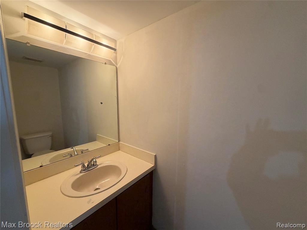 50431 Bay Run S, Chesterfield, MI 48047 — Photo 16