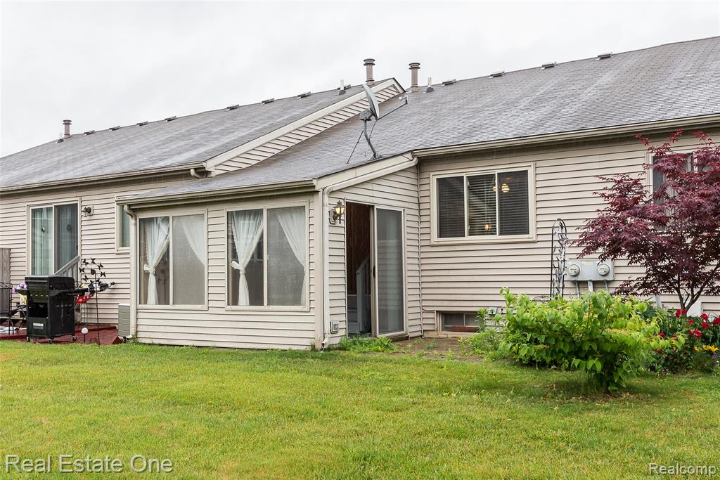 62622 RALEIGH CT, 4, South Lyon, MI 48178 — Photo 24