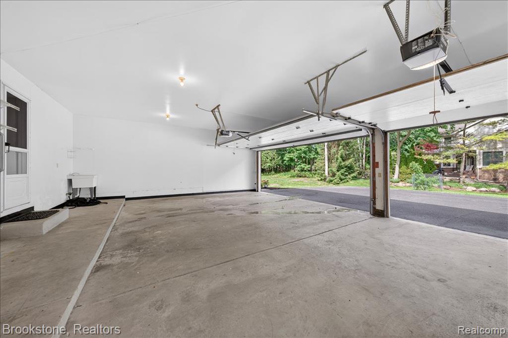 2610 Vanel Court, West Bloomfield, MI 48324 — Photo 42