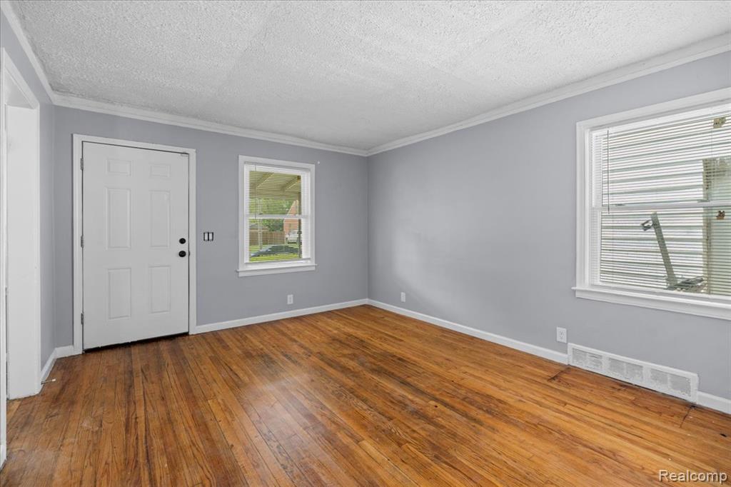 7800 Greenview Avenue, Detroit, MI 48228 — Photo 6