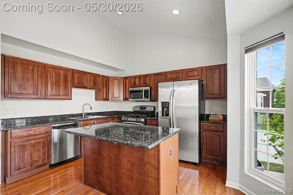 776 PAINT CREEK Drive, Troy, MI 48085 — Photo 12