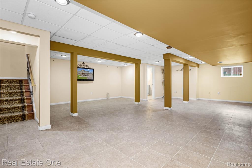 7295 W Maple Road, West Bloomfield, MI — Photo 24