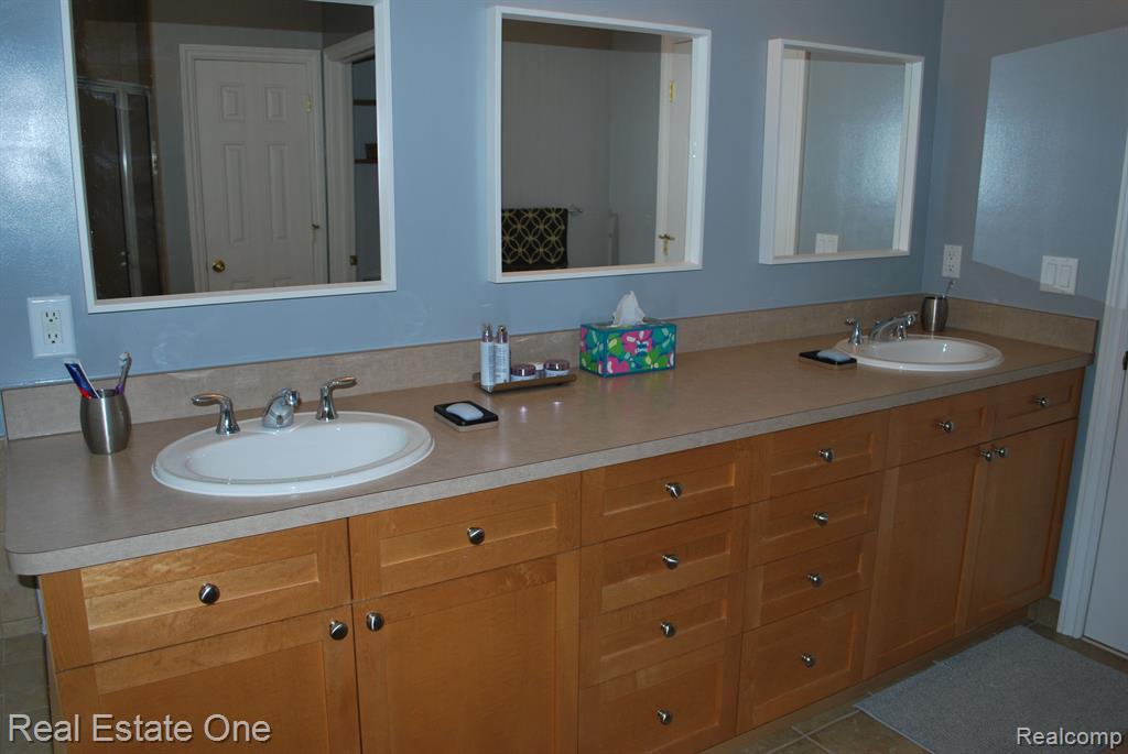 49664 TAFT Lane, Canton, MI 48188 — Photo 47