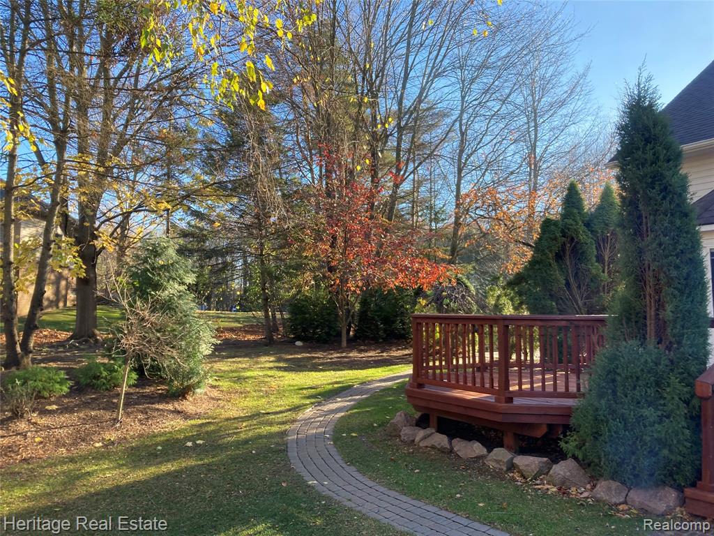 174 Howland Pines Drive, Oxford, MI 48371 — Photo 9