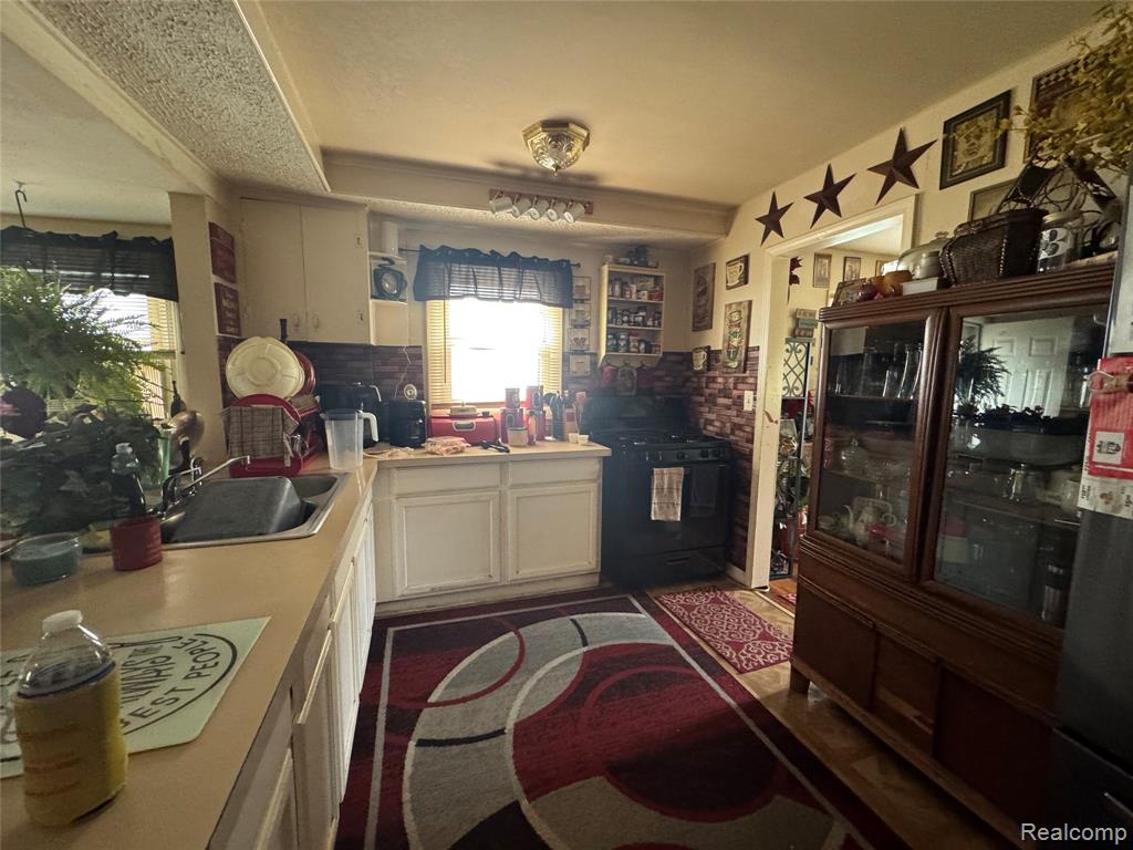 88 N Astor Street, Pontiac, MI 48342 — Photo 6
