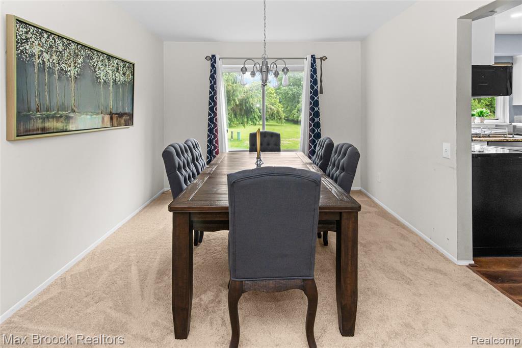 5484 Kingsfield Drive, West Bloomfield, MI — Photo 12