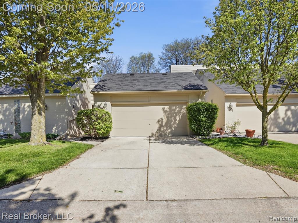 42115 E Edward Drive, Clinton Twp, MI 48038 — Photo 42