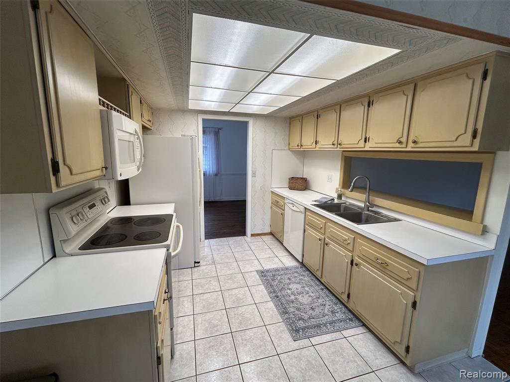 443 Boutell Drive, Grand Blanc, MI 48439 — Photo 7
