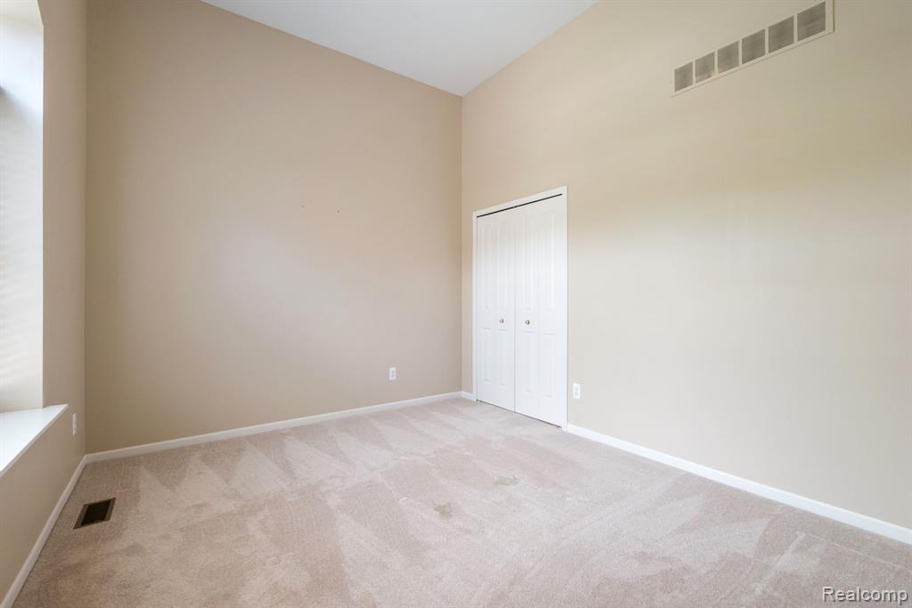 40658 Saint Louis Drive, Clinton Twp, MI 48038 — Photo 36