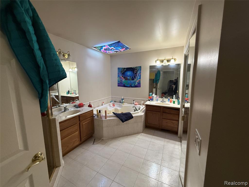2097 Whispering Waters Pass, Flushing, MI 48433 — Photo 3