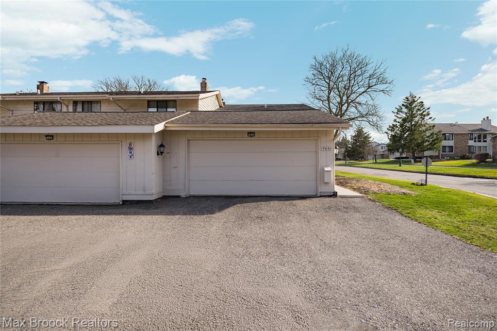 7451 Pebble Point, West Bloomfield, MI — Photo 42