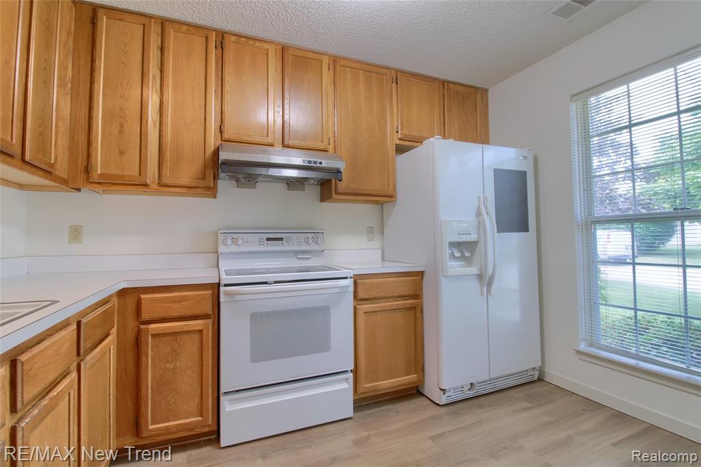 41404 BELDEN Circle, Novi, MI — Photo 11