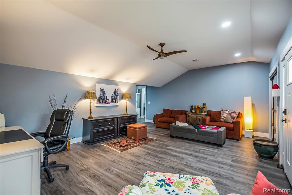 9109 McGregor Road, Pinckney, MI 48169 — Photo 17
