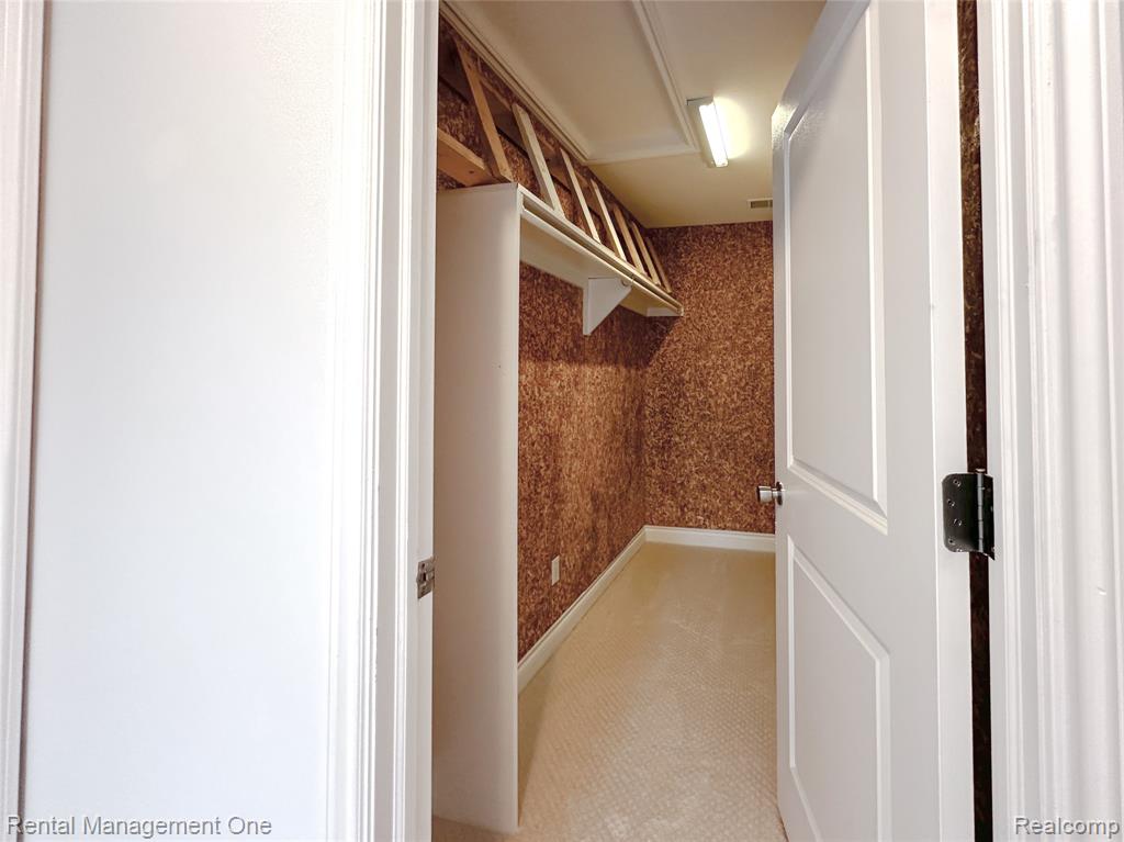 5742 PUTNAM Drive, West Bloomfield, MI 48323 — Photo 26