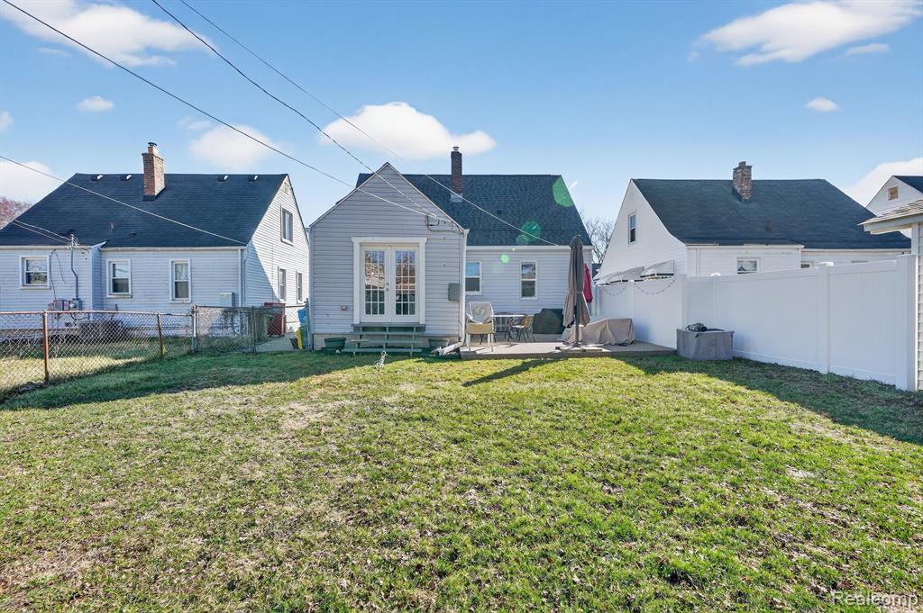 438 W Brockton Avenue, Madison Heights, MI 48071 — Photo 38