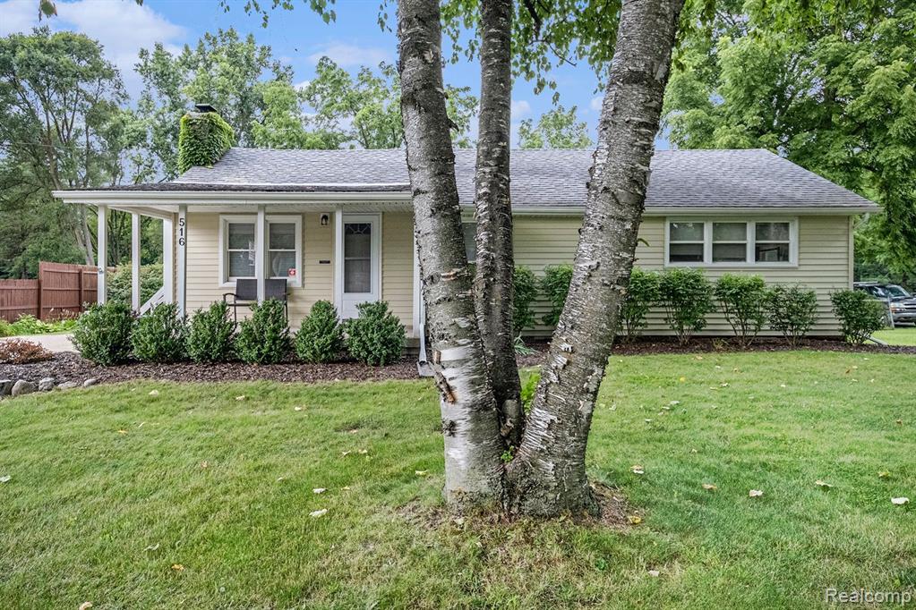516 North Road, Fenton, MI 48430 — Photo 2