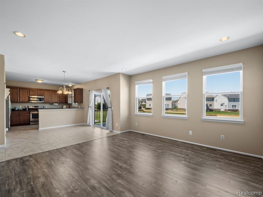 28385 COTTAGE Lane, New Hudson, MI 48165 — Photo 19