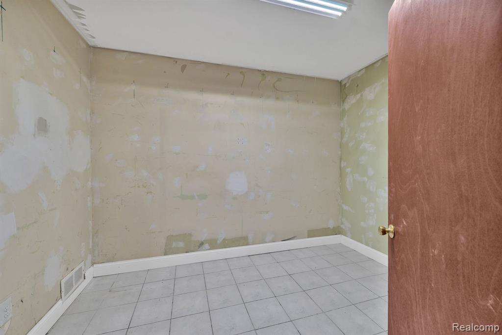 18311 - 18327 W Warren Avenue, Detroit, MI 48228 — Photo 22
