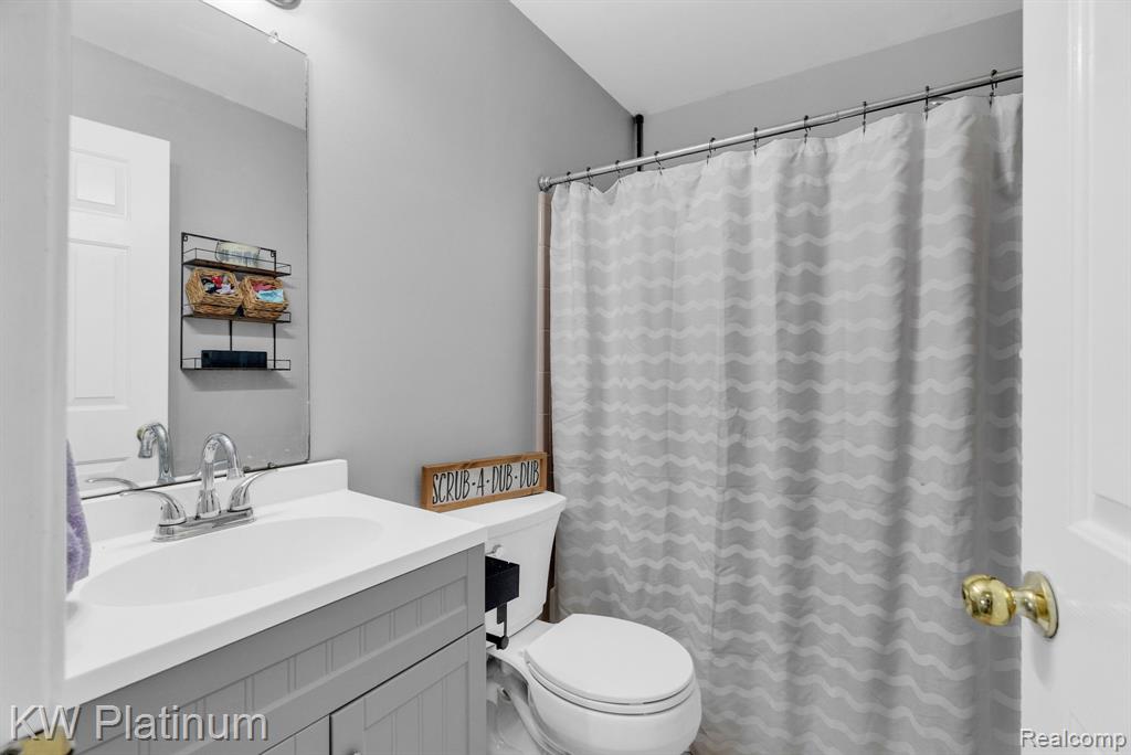 51963 Kings Pointe Drive, New Baltimore, MI 48047 — Photo 32