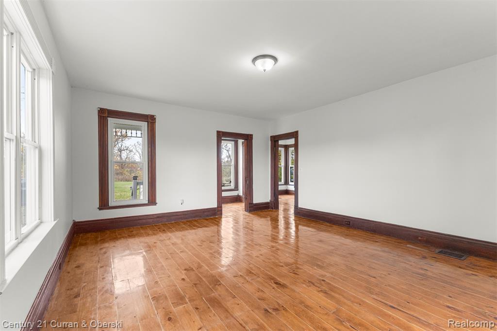 8004 N Farmington Road, Westland, MI — Photo 7