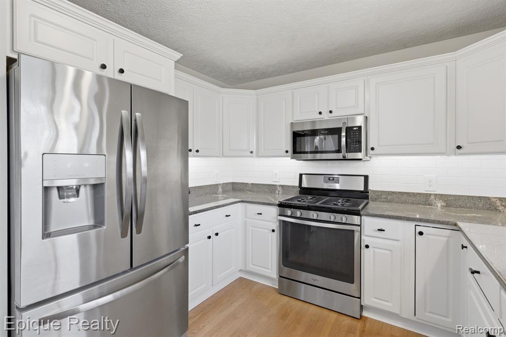 2234 Ridgewood Drive, Howell, MI 48843 — Photo 7