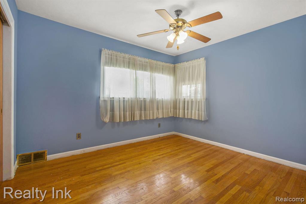 6647 SHARON Street, Garden City, MI — Photo 9