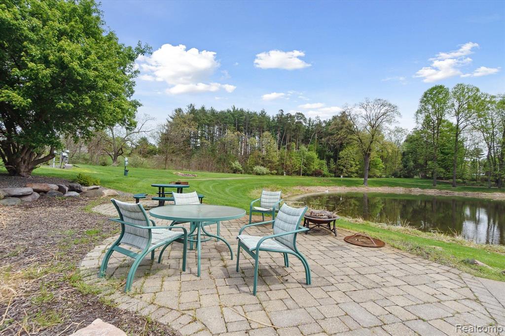 8378 MEADOW CREEK Lane, Pinckney, MI 48169 — Photo 34