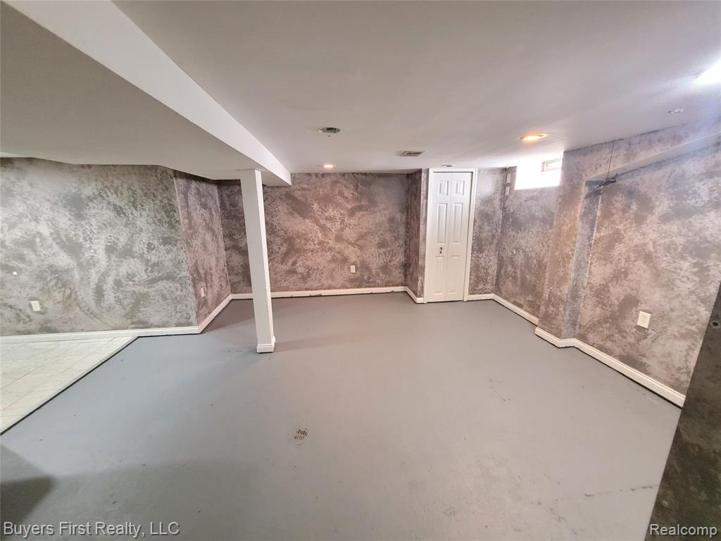 958 Cleveland Avenue, Lincoln Park, MI 48146 — Photo 14