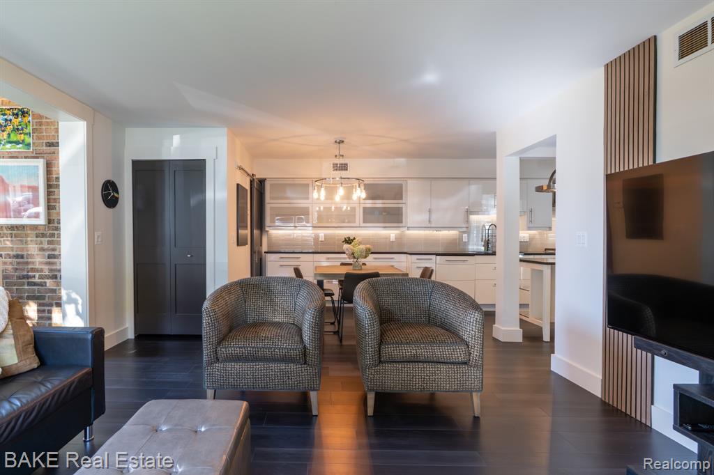 134 Pinewood Drive, Plymouth, MI 48170 — Photo 8