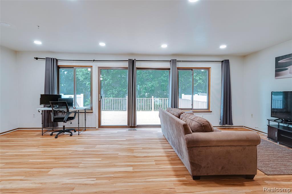 22857 Cranbrooke Drive, Novi, MI — Photo 14