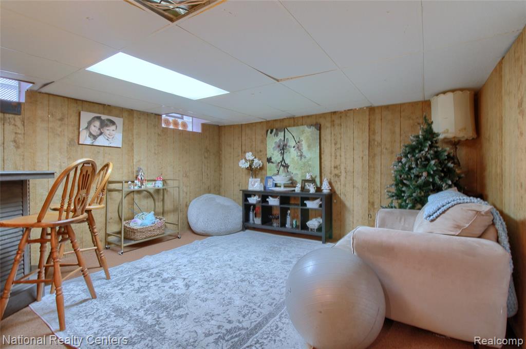 702 Royal Avenue, Royal Oak, MI 48073 — Photo 24