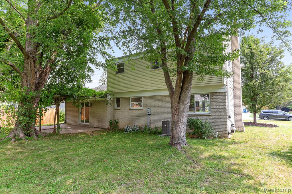 3904 Cloverlawn Avenue, Ypsilanti, MI 48197 — Photo 35