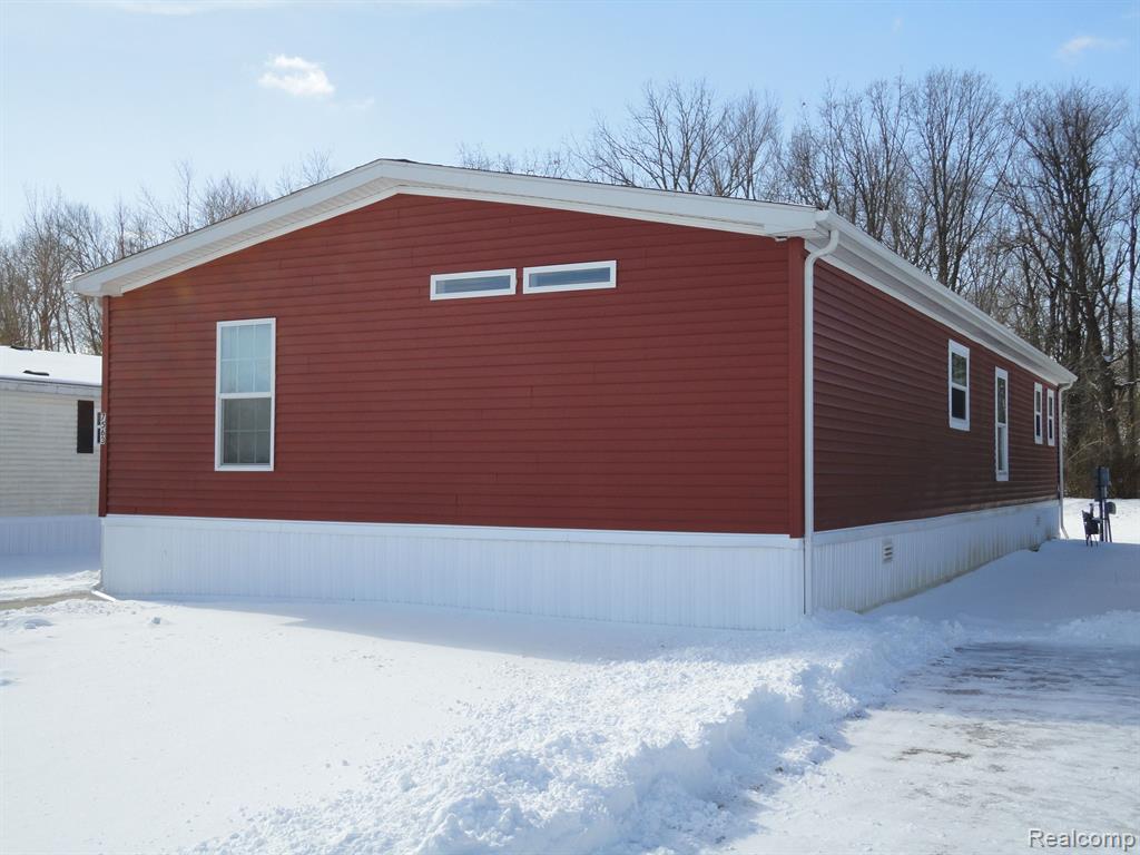 7563 GRANT Drive, Newport, MI 48166 — Photo 2