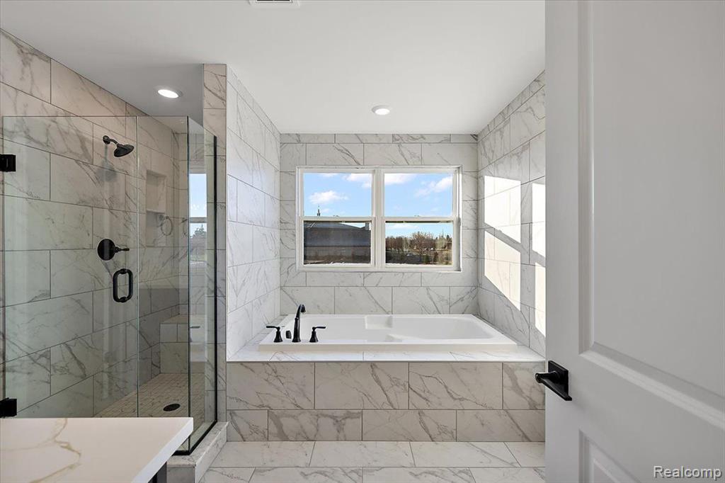 4075 Blossom Drive, Sterling Heights, MI 48314 — Photo 41