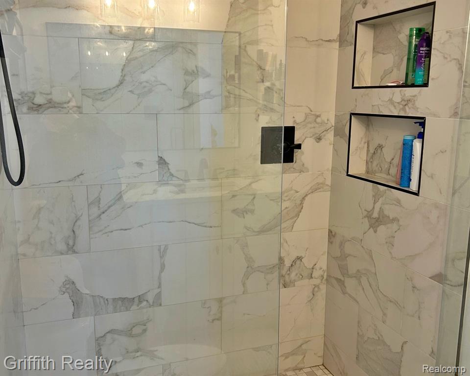 6262 Briggs Lake Drive, Brighton, MI 48116 — Photo 24