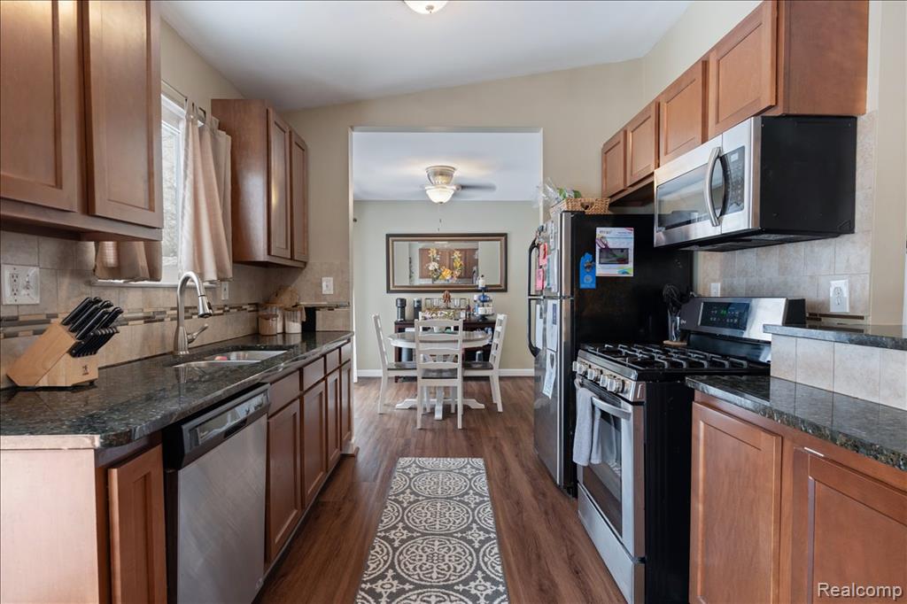 477 Barchester Street, Westland, MI 48186 — Photo 20