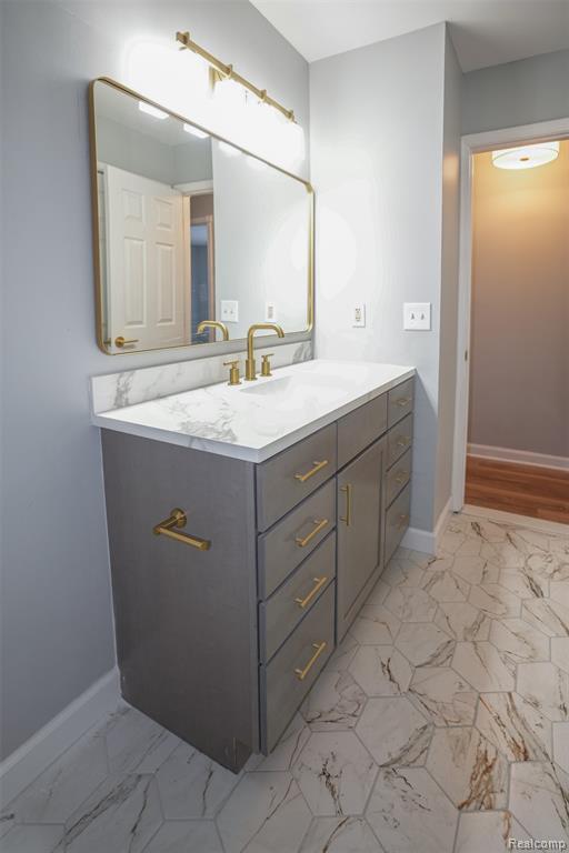 5783 Williamsburg Court, Waterford, MI 48327 — Photo 35