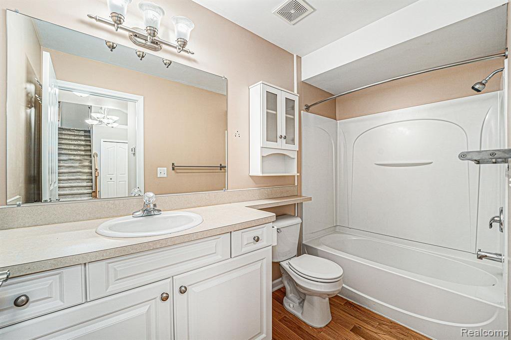 52850 Sable Drive, Unit #26, Macomb, MI 48042 — Photo 16